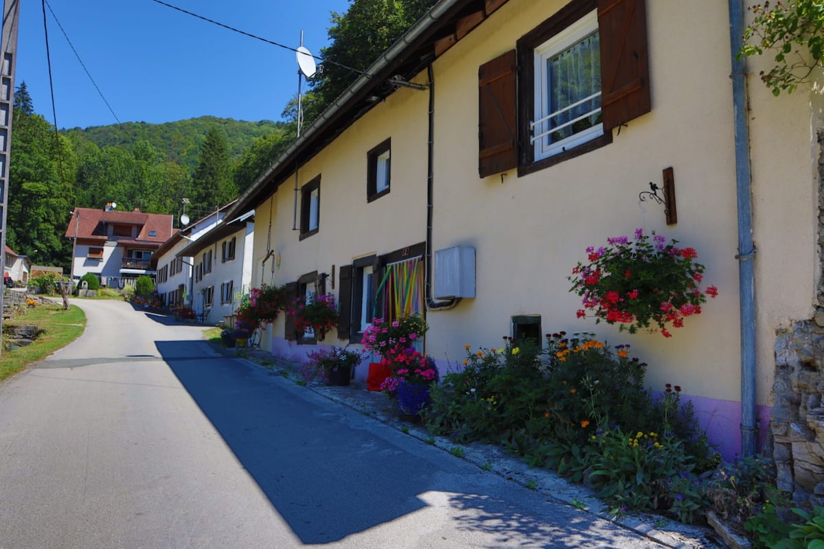 GÎTE Vaufrey "Le Bleuet"放松身心