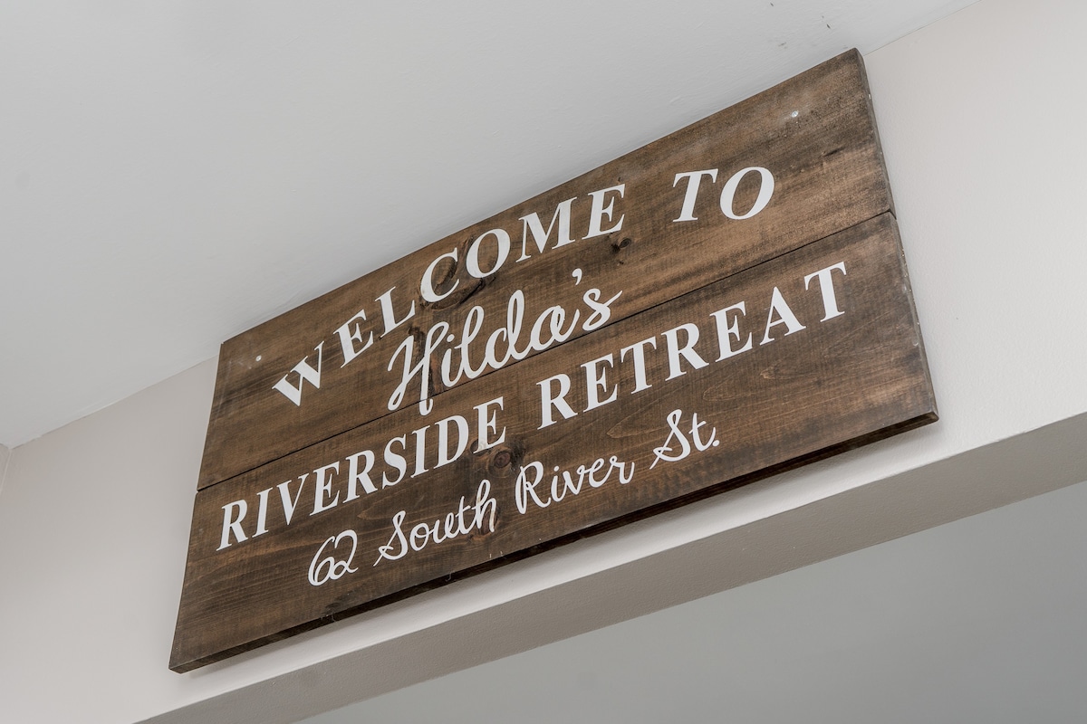 Hilda 's Riverside Retreat