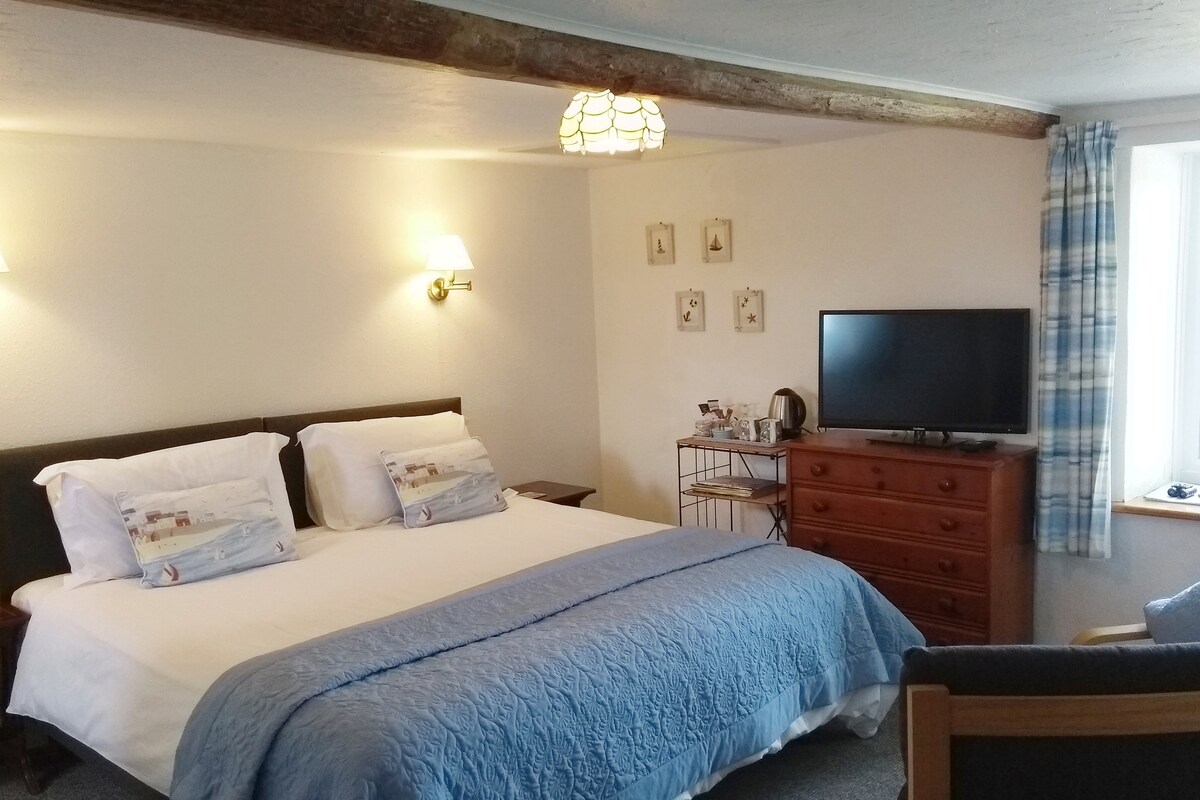 Southdown B&B Double or Twin Room with sea view
