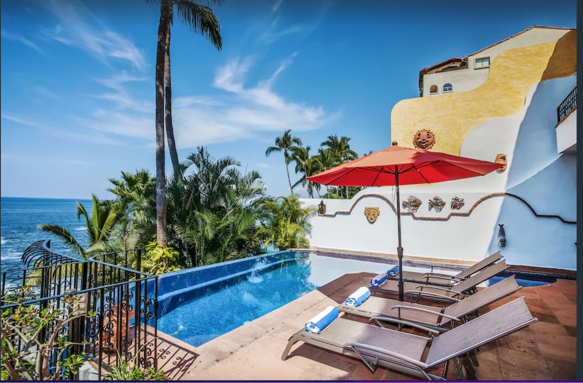 Luxurious Oceanfront Villa luxuryvillasmx