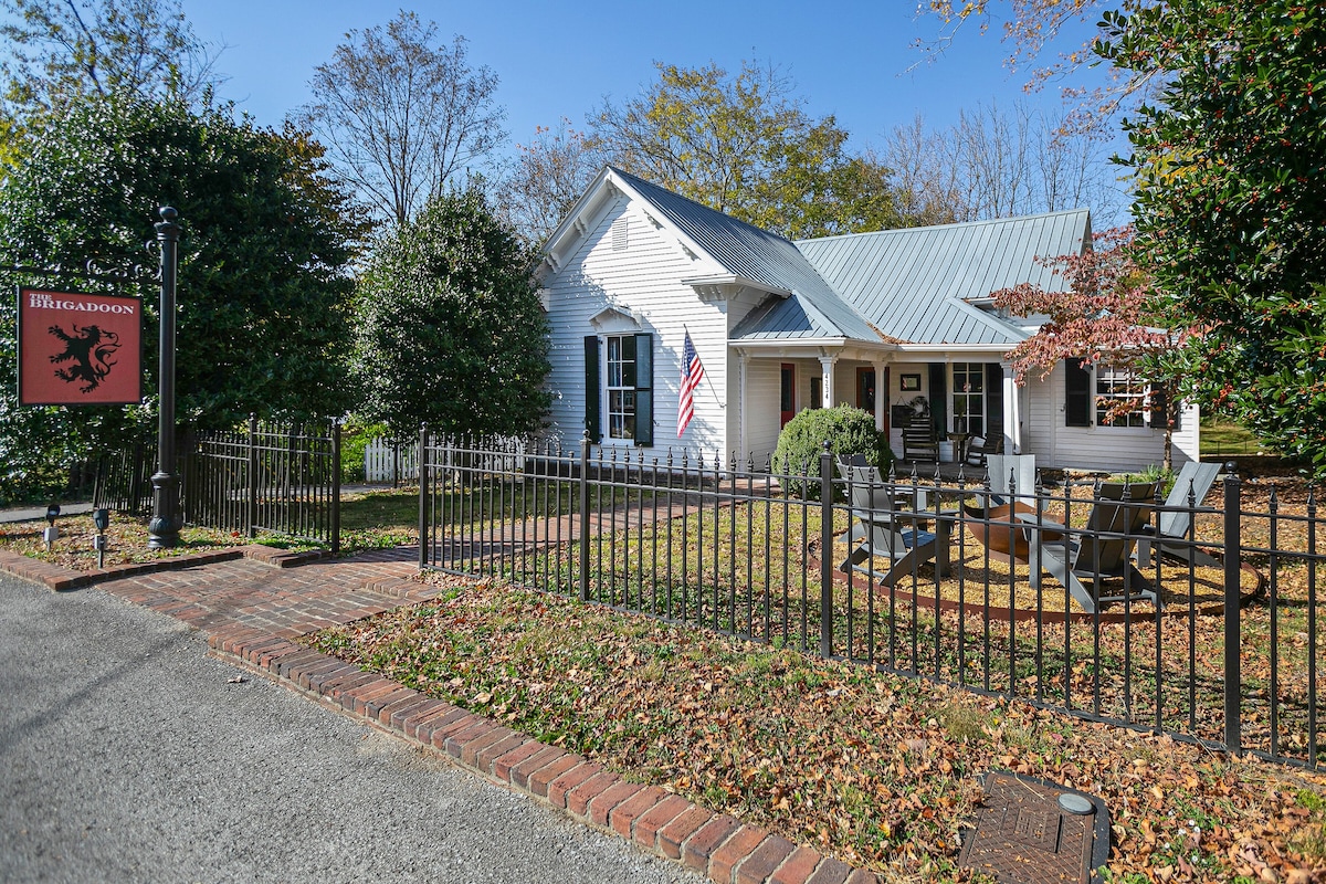 The Brigadoon Breathtaking Cottage in Leipers Fork