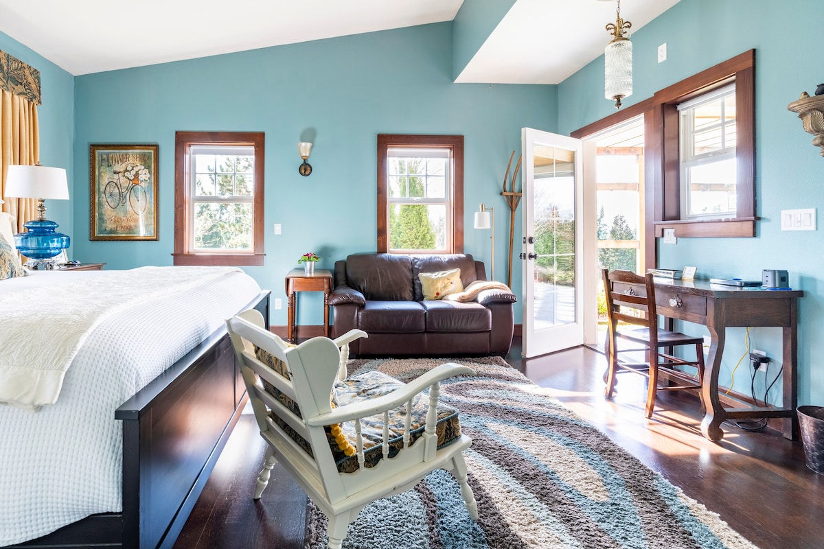 The Blueberry Room at Raspberry Ridge Farm