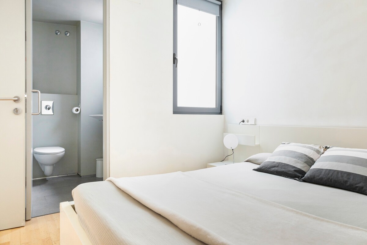 舒适的卧室+独立卫生间套房，免费无线网络