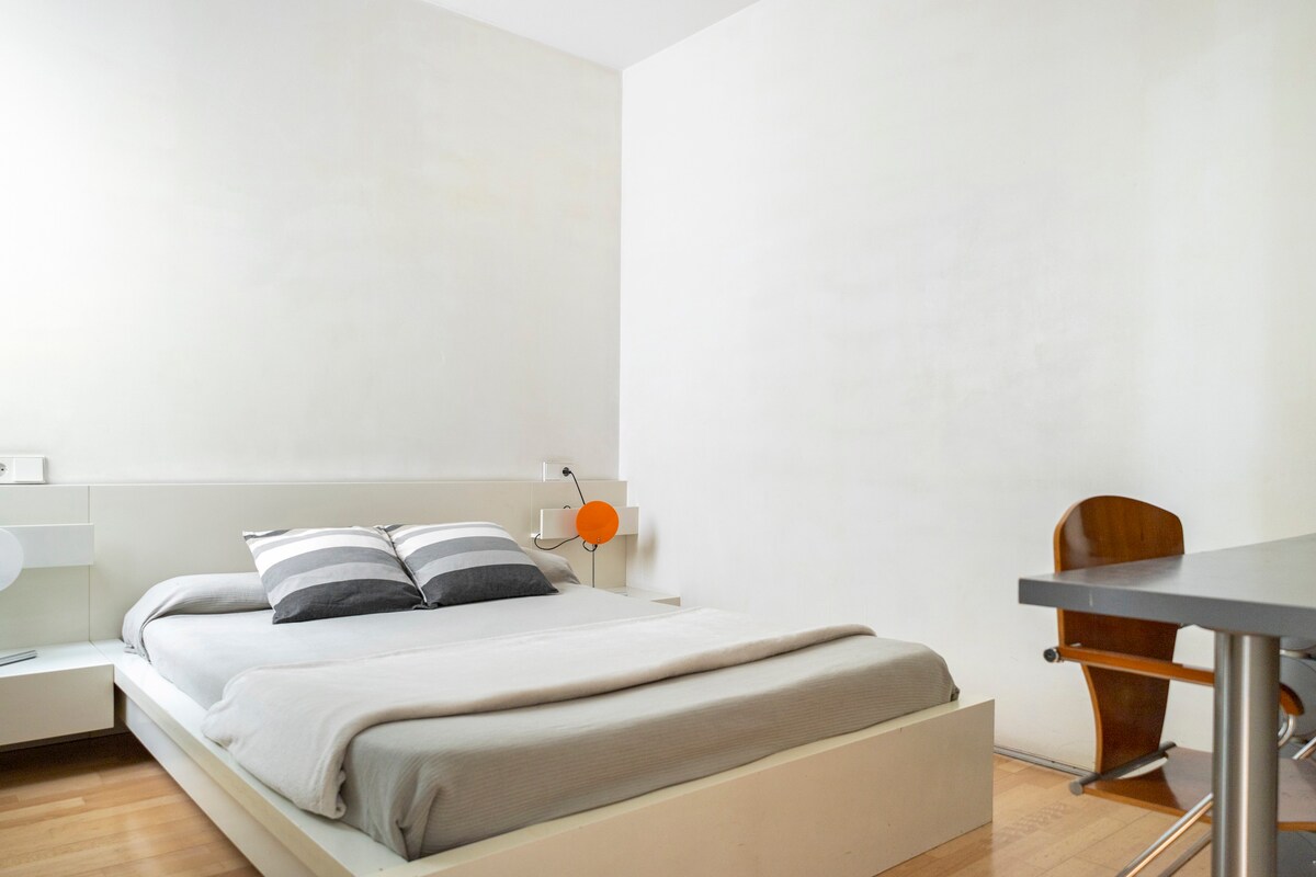 舒适的卧室+独立卫生间套房，免费无线网络