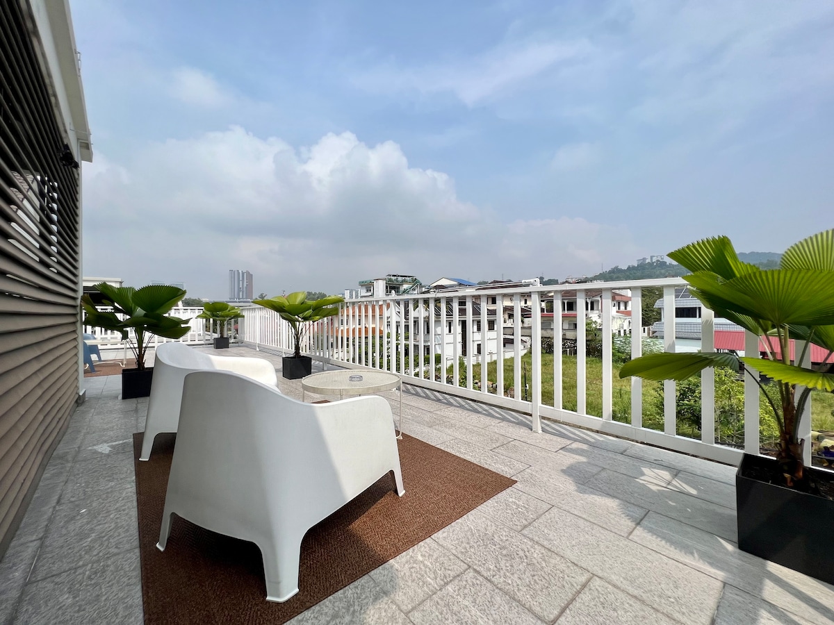 舒适的独立套房，在吉隆坡附近有通风的阳台