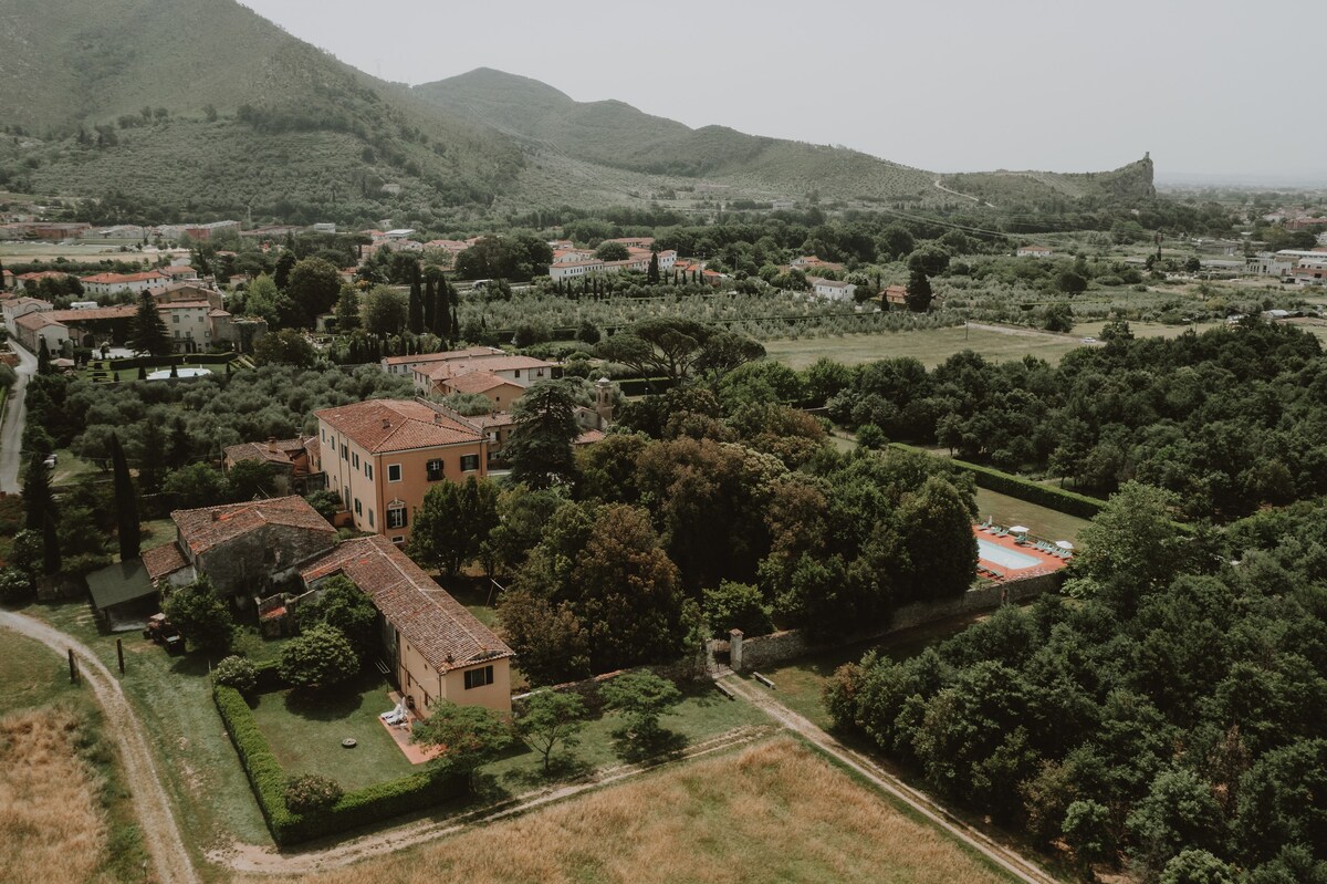 历史悠久的托斯卡纳|罗塞尔米尼别墅（ Villa Rosselmini ） | 45人