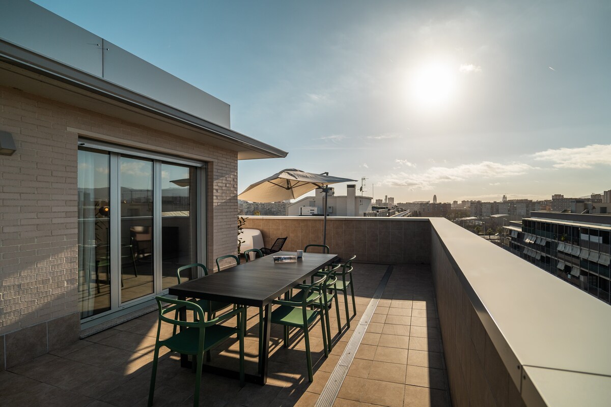 Port Forum Penthouse 360º Balcony by Olala Homes