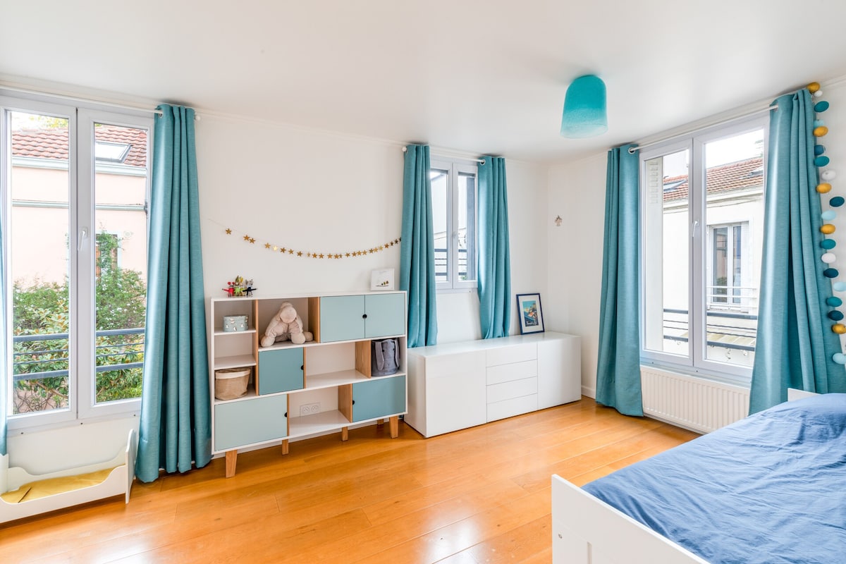 Full House in Private Villa in Clichy