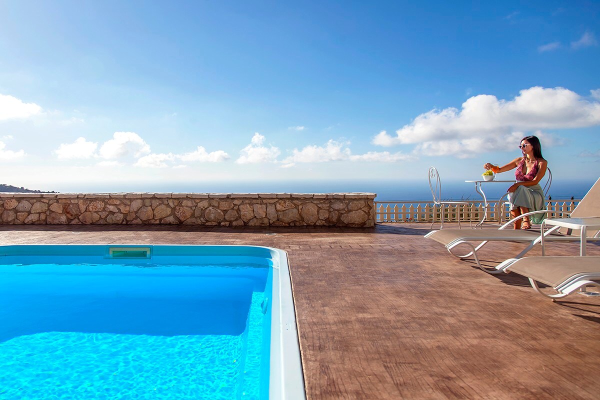 Special Offer! Villa with Private Pool & SeaView