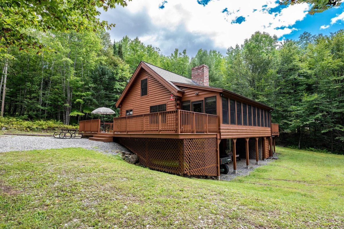 Relaxing Waterfront Camp on Fahi Pond