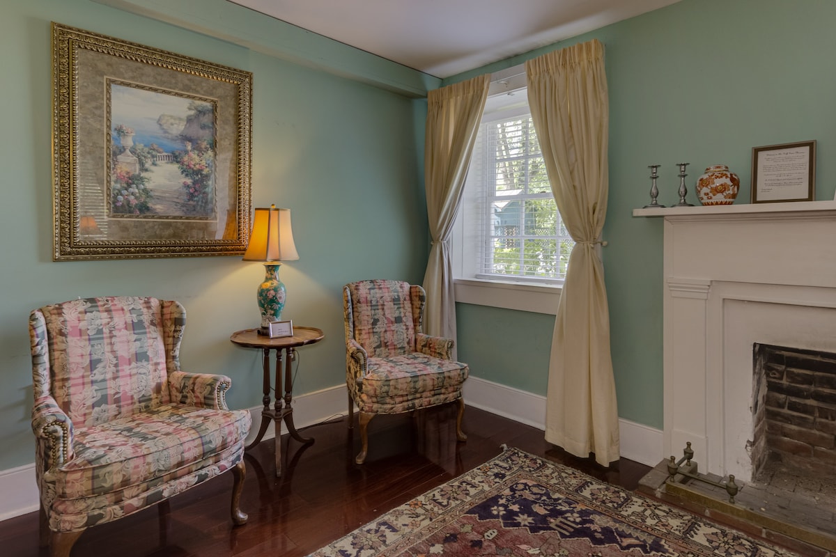 Camellia Room - Duff Green Mansion