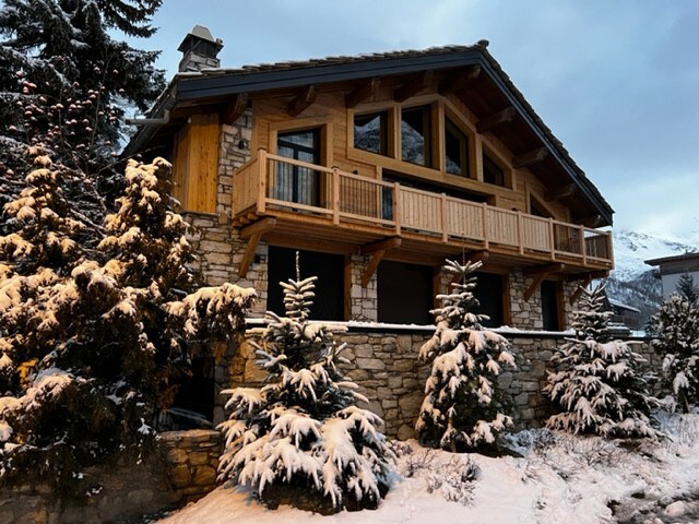 CHALET ATHENAISE 9 pièces 280 m² SKI IN SKI OUT