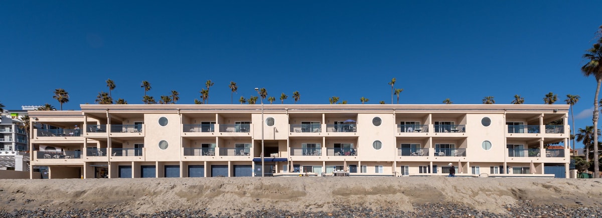 南加州海滩俱乐部的两居室公寓