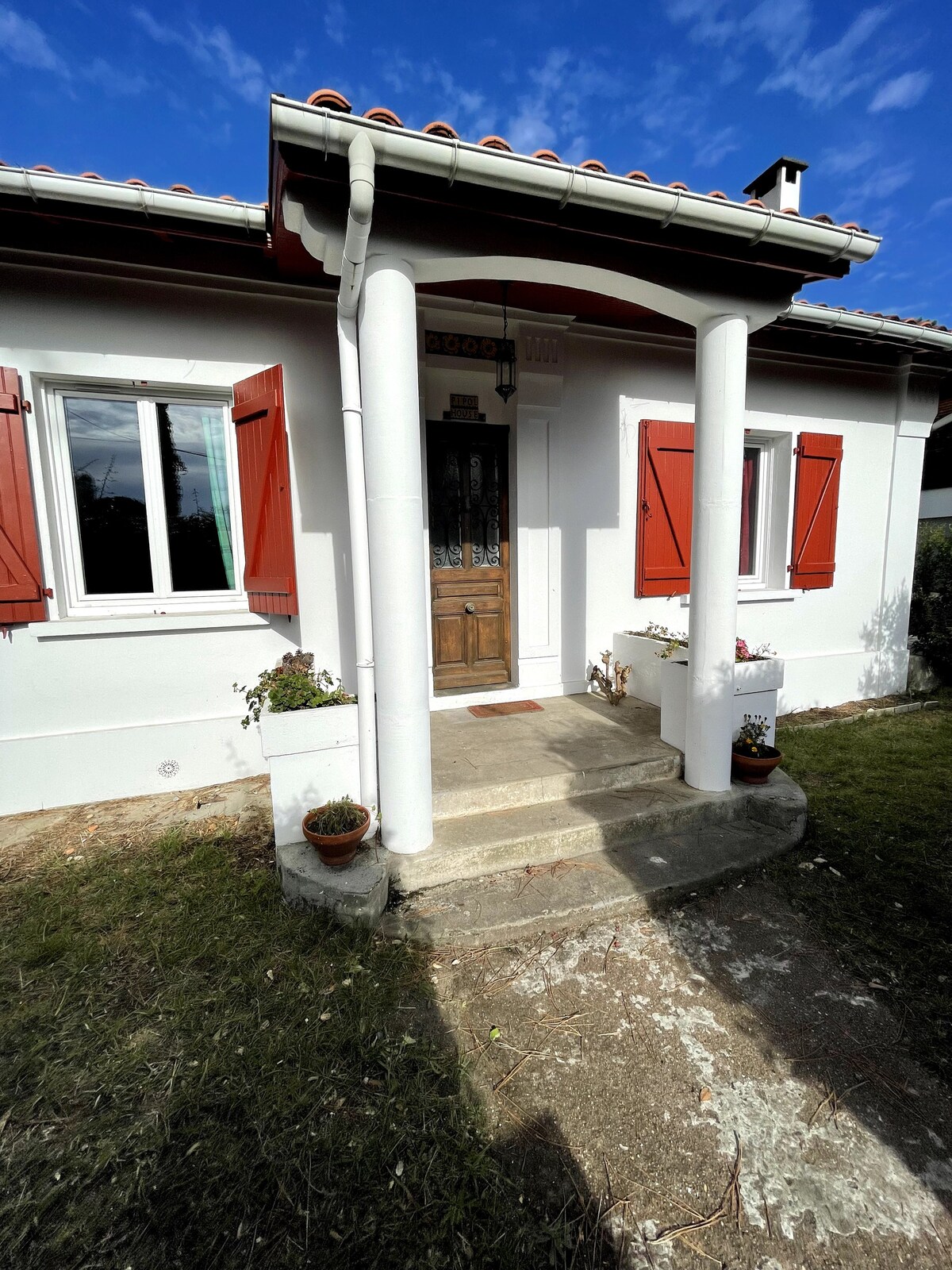 Jolie petite maison entre port et plage