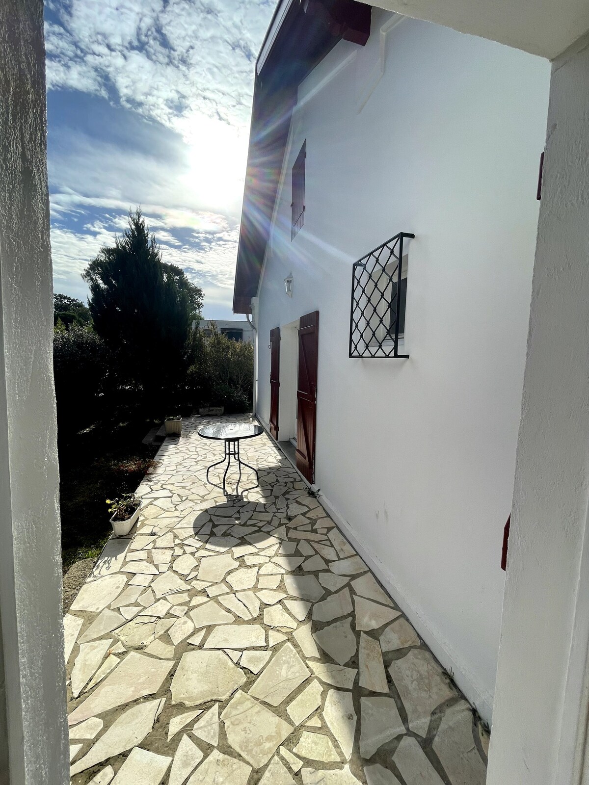 Jolie petite maison entre port et plage