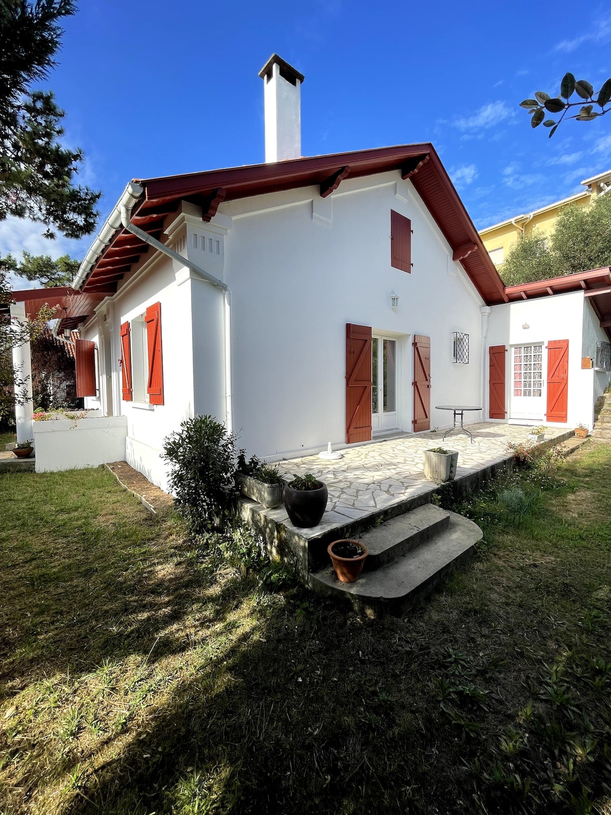 Jolie petite maison entre port et plage