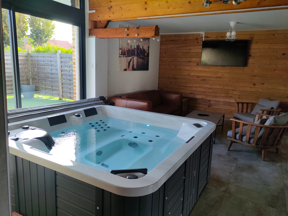 Industrial style suite Jacuzzi and private sauna