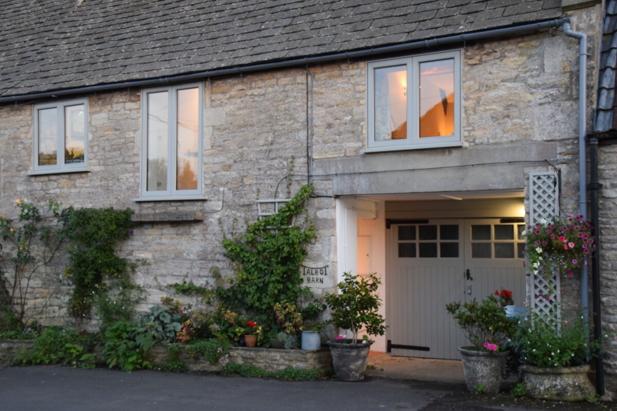 Talbot Barn, Marshfield