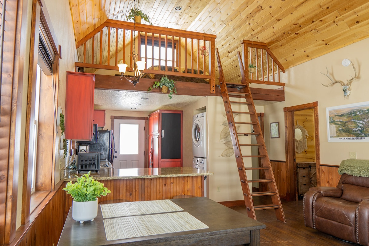 Creede Cabin with Loft