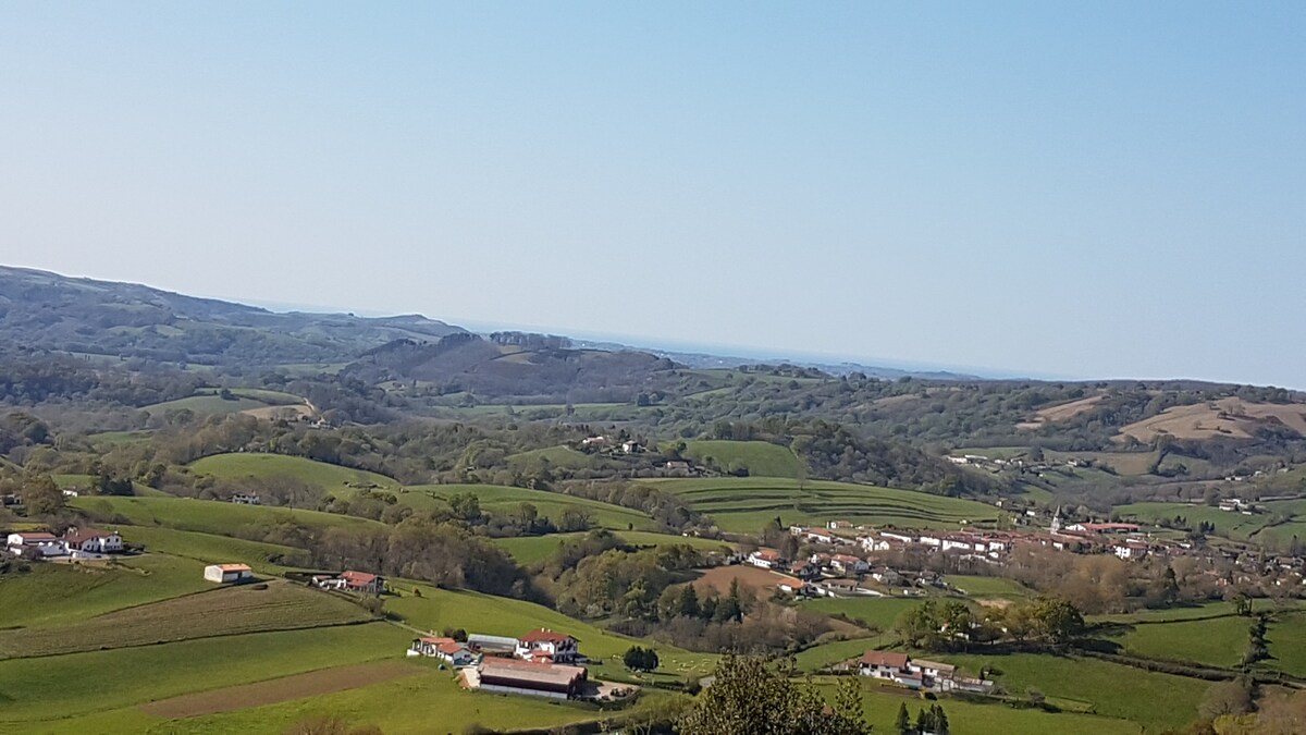 Gite avec balcon dans une ferme