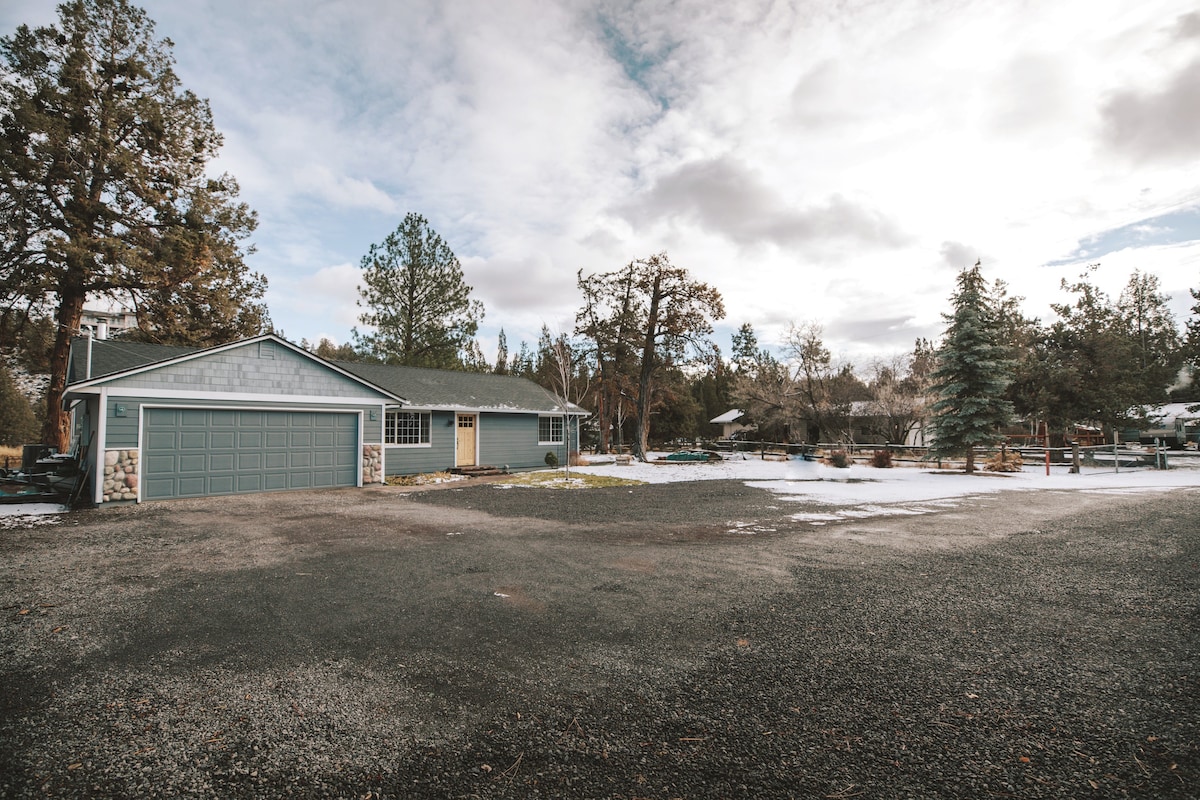 Riverfront Home in Downtown Tumalo, Pet Friendly