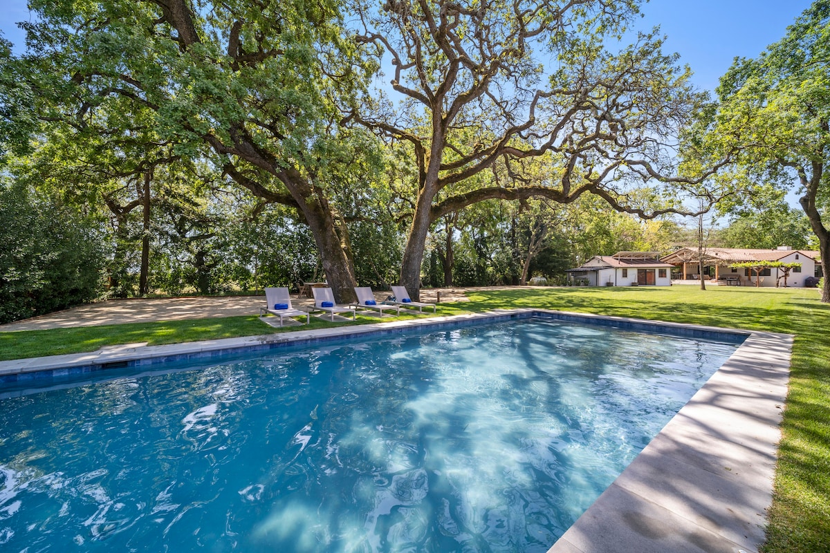 Twin Oaks •泳池、花园、露台、Bocce和热水浴缸