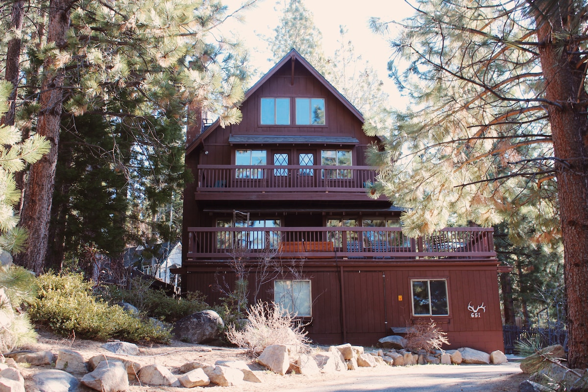 带私人海滩的Lakeside Tahoe Cabin +可供10人入住