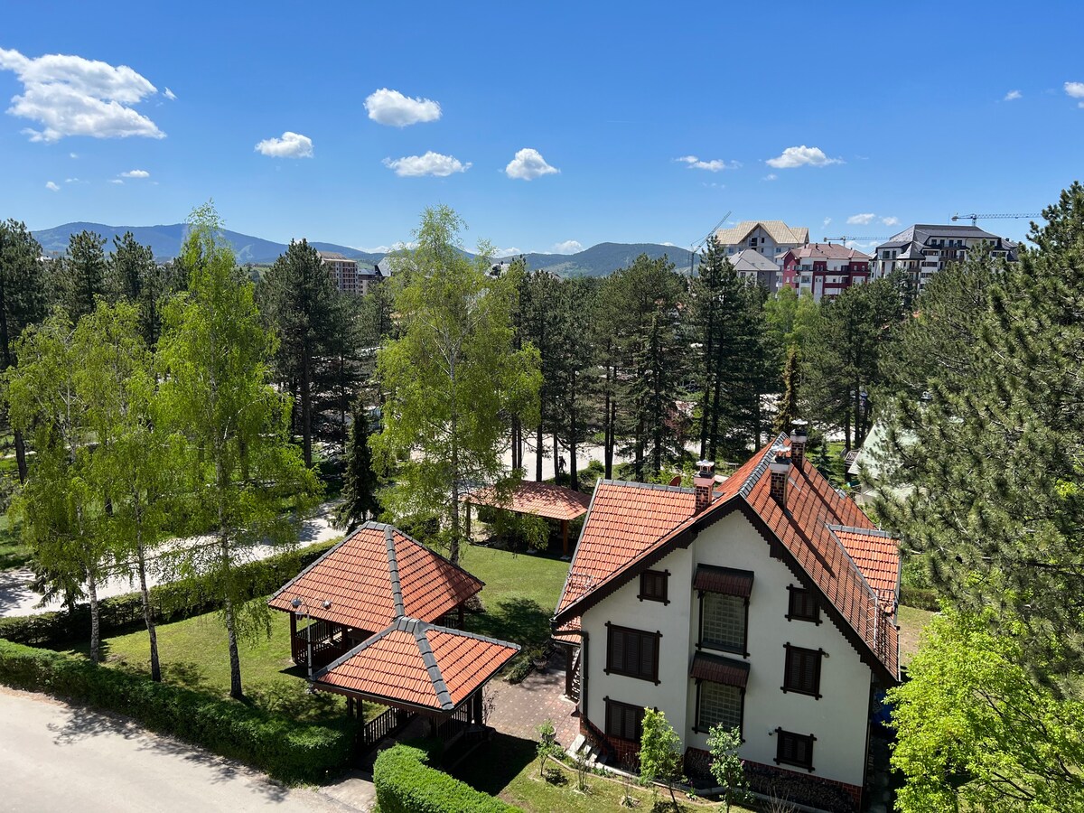 加大双人床Zlatibor