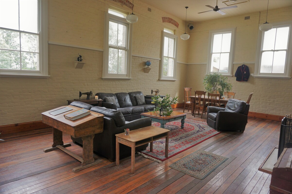 Historic Hunter Valley Old Schoolhouse, Pokolbin