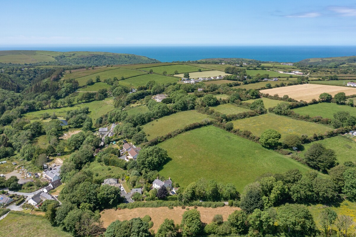 Welsh coastal farmhouse retreat
