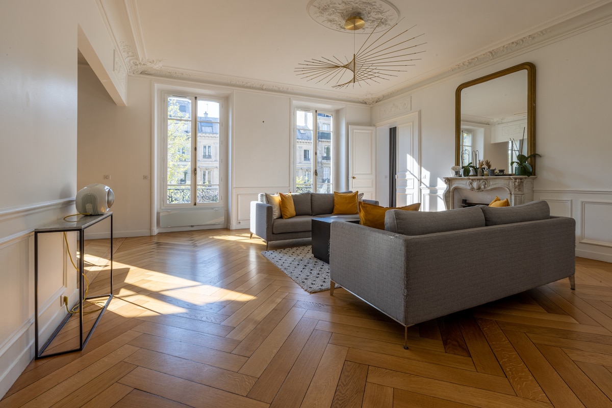 位于巴黎市中心的宽敞150平方米豪华公寓