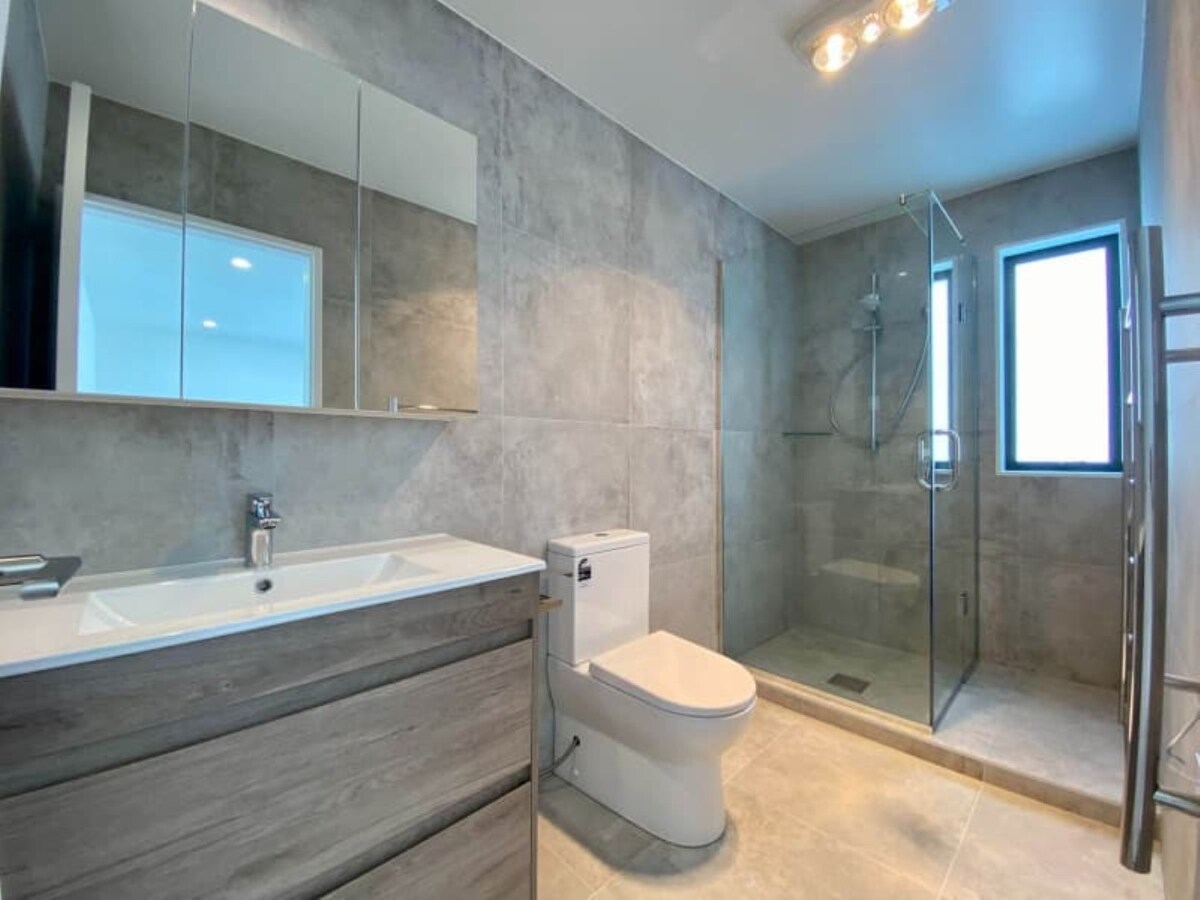 en-suite on the top floor with a private garage.
