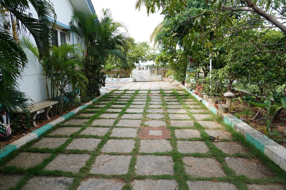 Mahabalipuram ，占地3英亩的ECR私人别墅