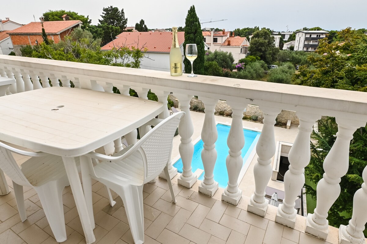 Apartments for 22 with Terrace and an Outdoor Pool