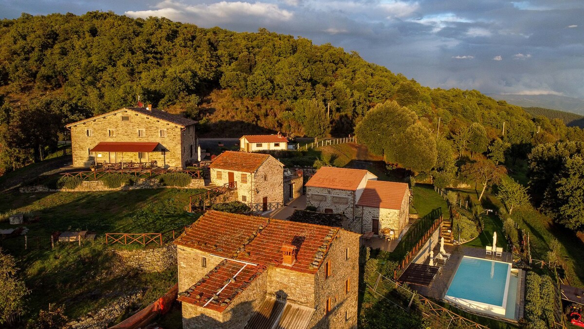Tuscany villa with infinity pool