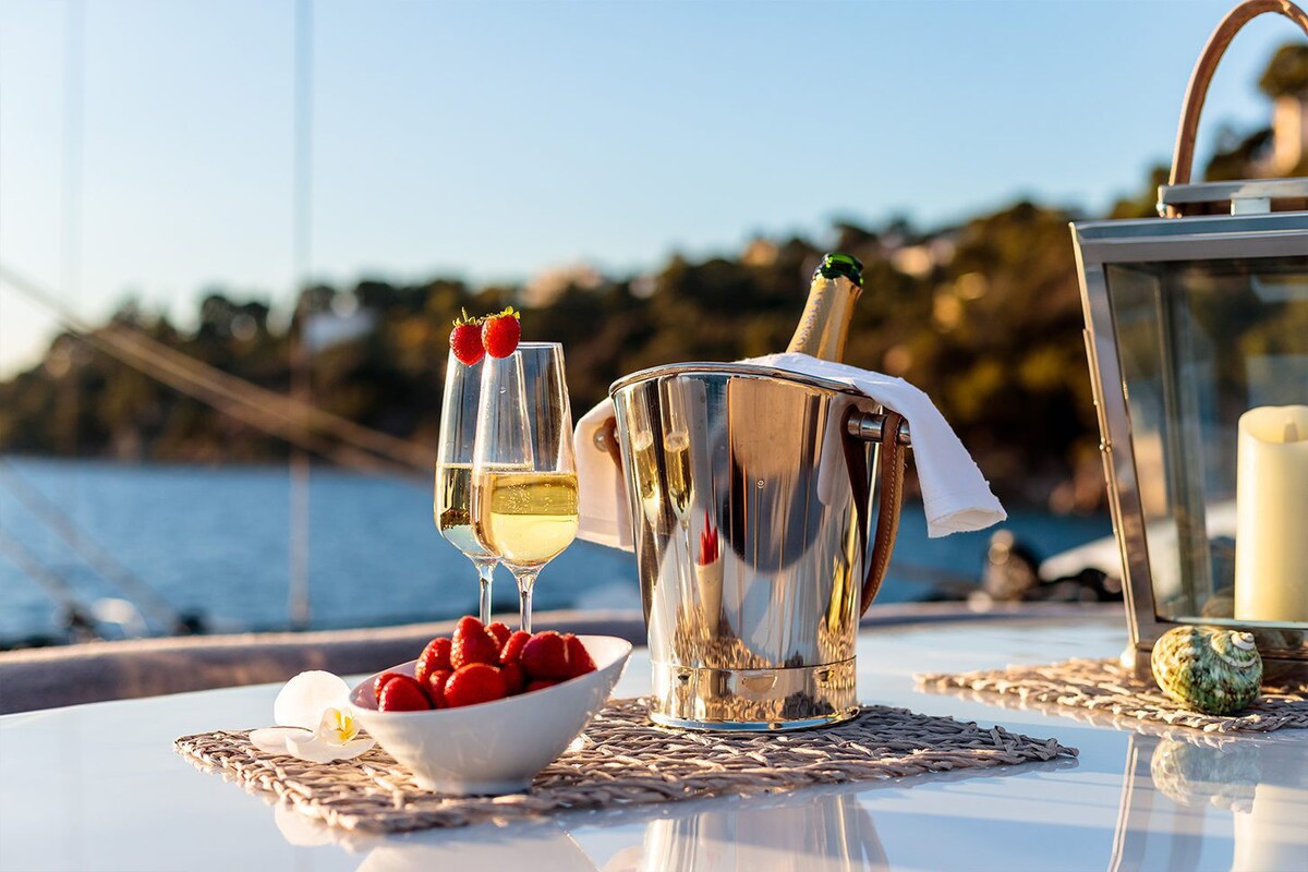 Chambre sur un Yacht à Marseille (Jacuzzi)