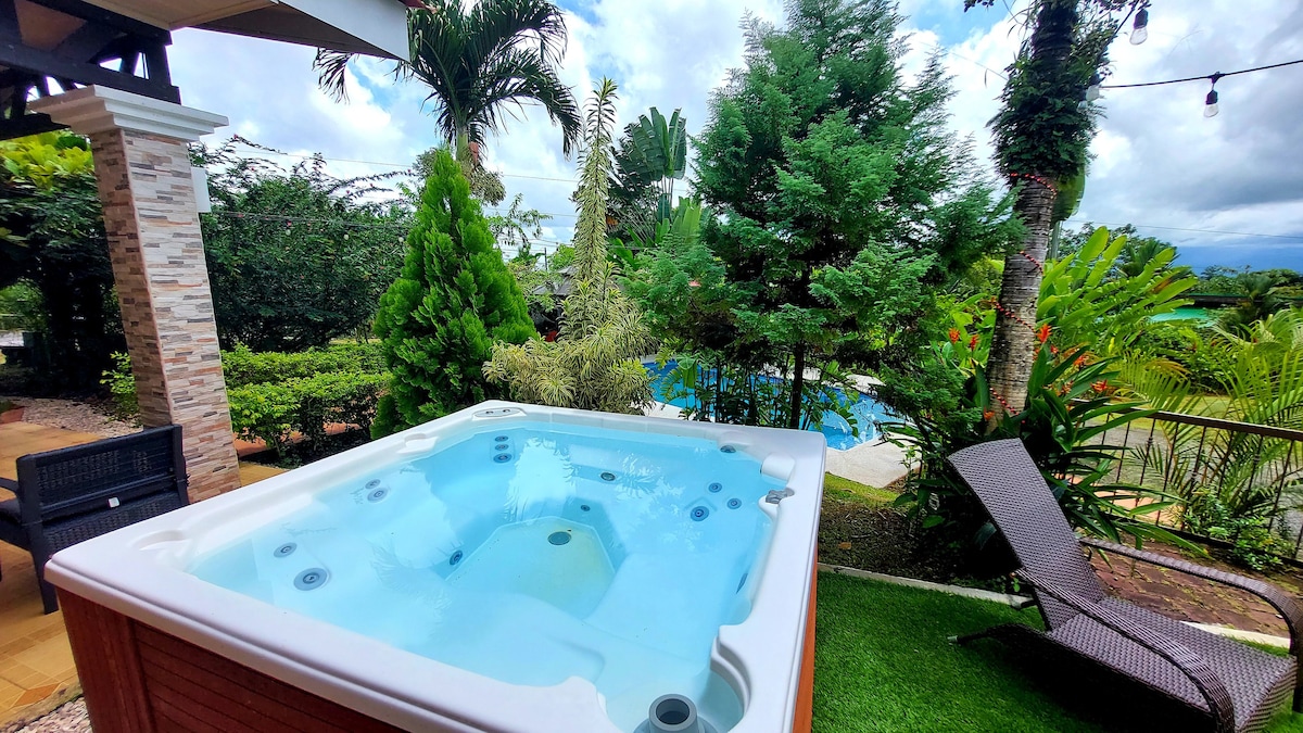 私人住宅绿色天堂-泳池、热水浴缸、无线网络