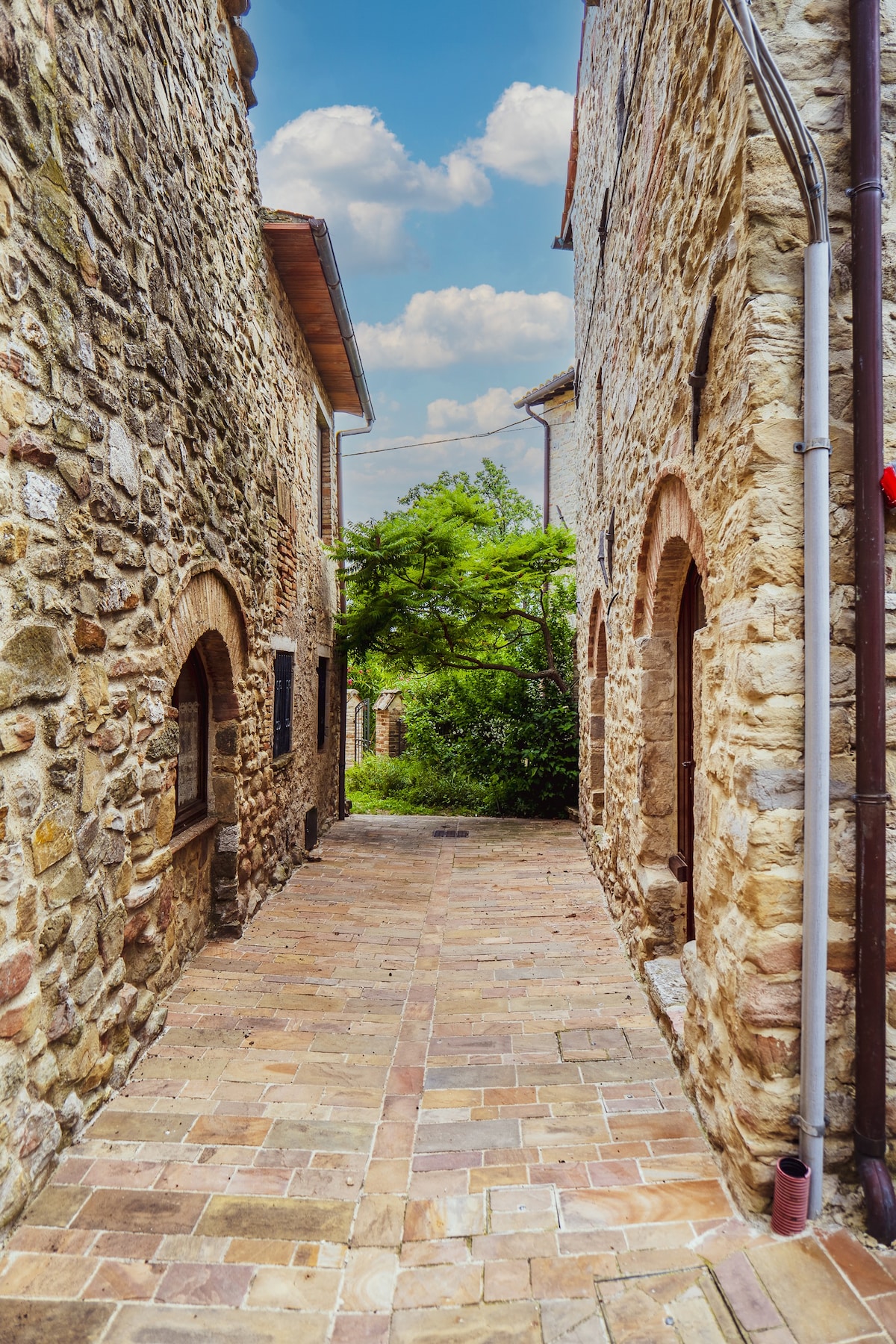 Castello di Cisterna Umbria 4