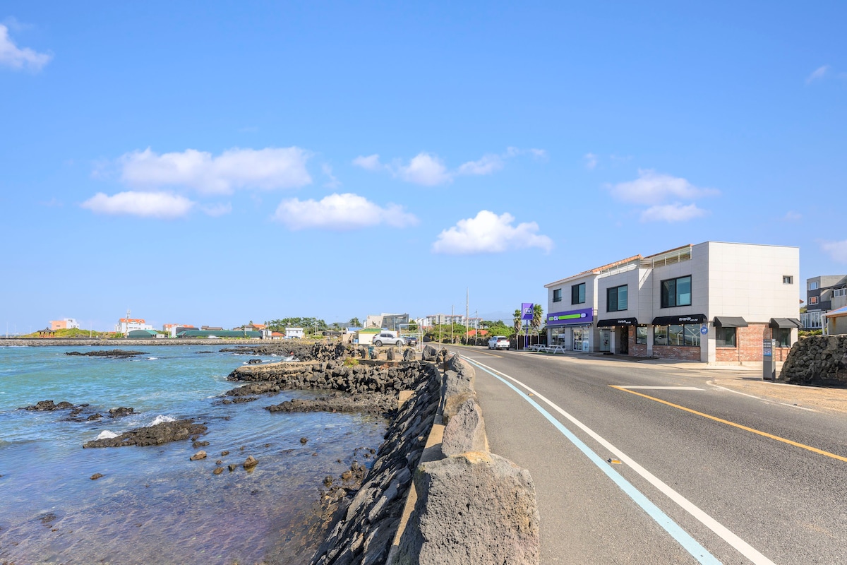 Jeju Hallim Coastal Road附近酒店 在海上漫步Olle Trail ，兑现一个愿望。（ 202房间）