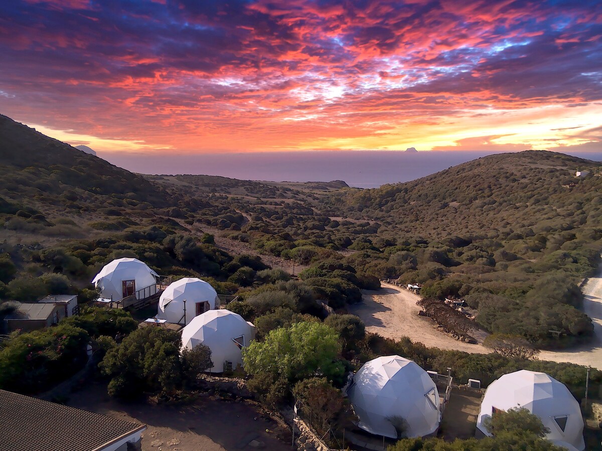 Fantastica vista mare e stelle dalla bubble dome