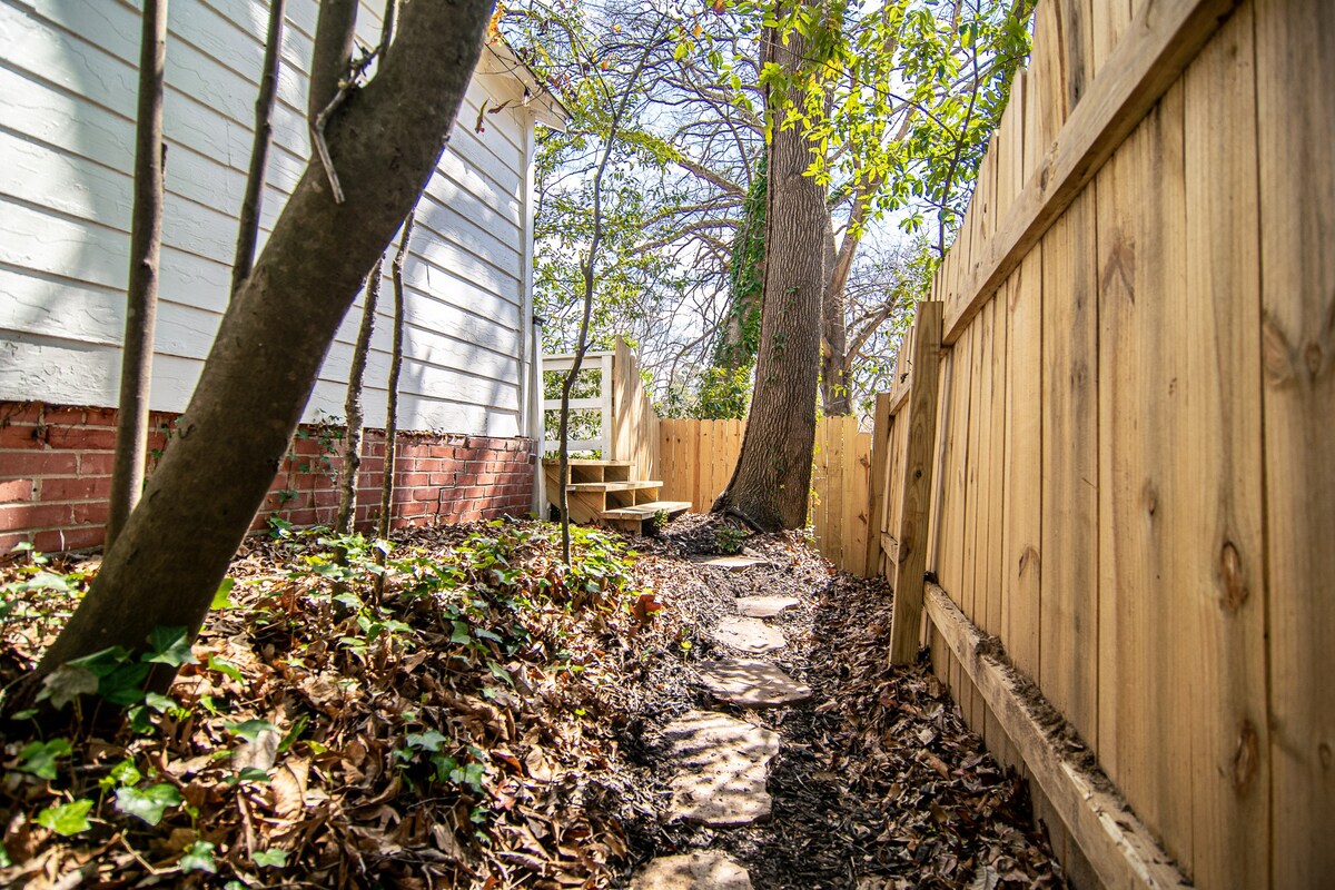 The Ivy House - Tiny Home in Jackson