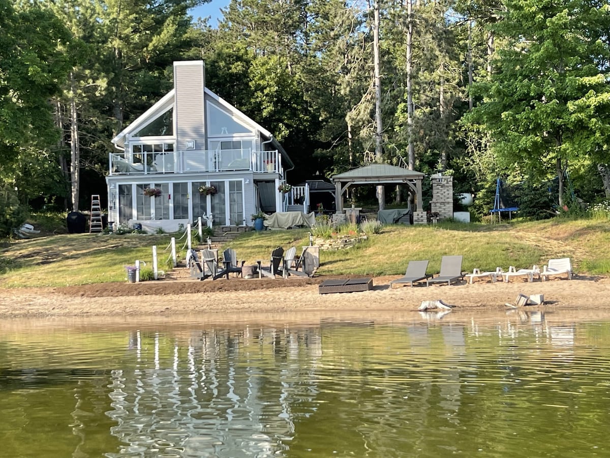 The Lakewood Lodge on Twin Lake