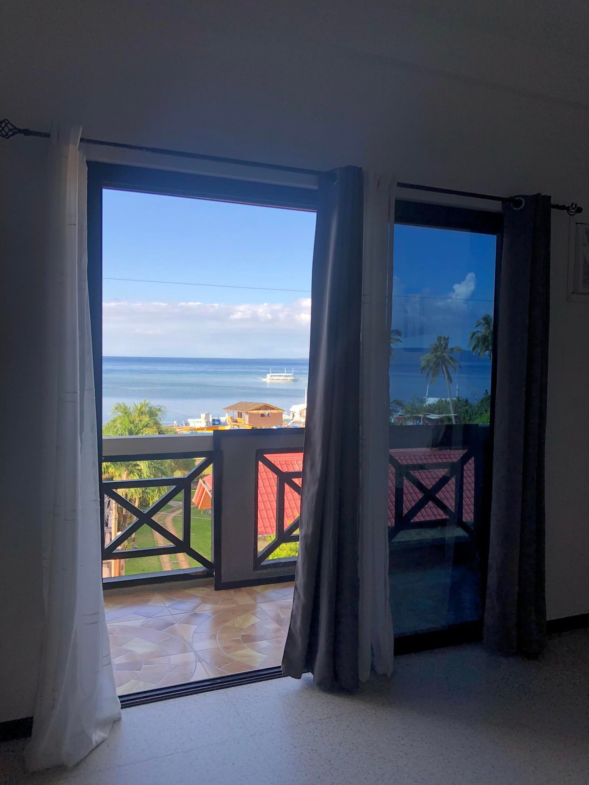 Double Room by the beach with sea view