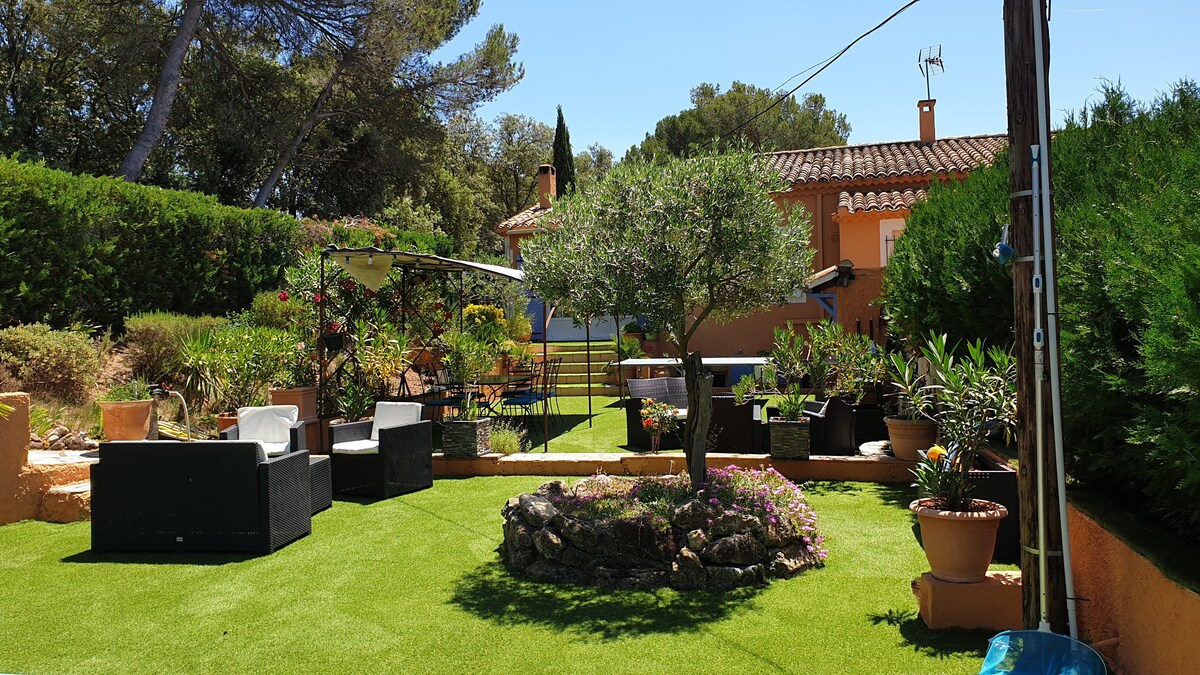 Gîte La Villa Poupée, Piscine chauffée,