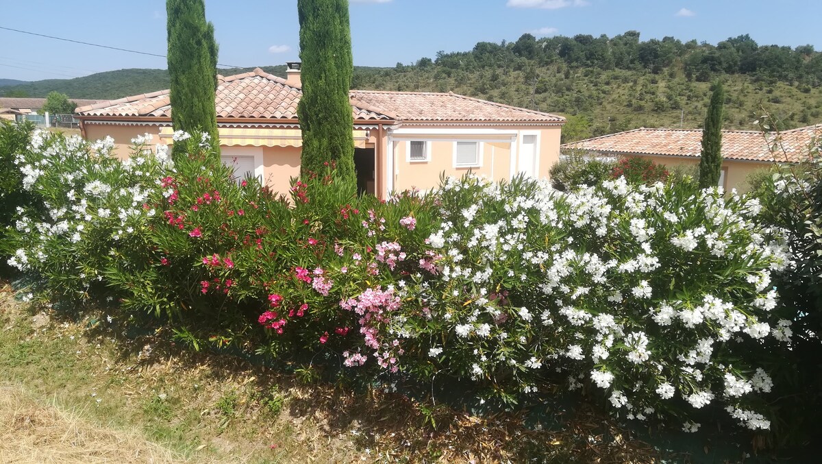 Villa avec piscine sud Ardèche