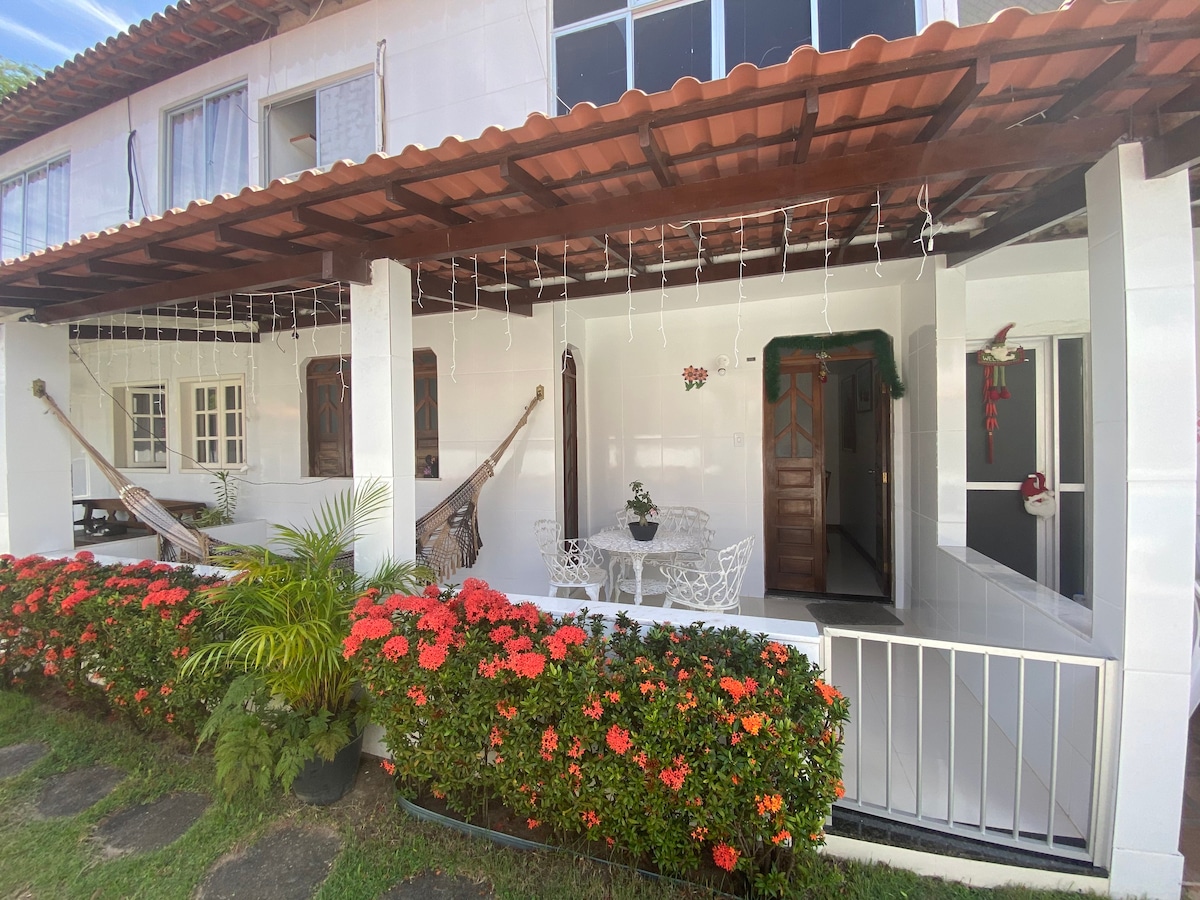 Casa 4/4(Amplos), Cond. Fechado com piscina, 150M²