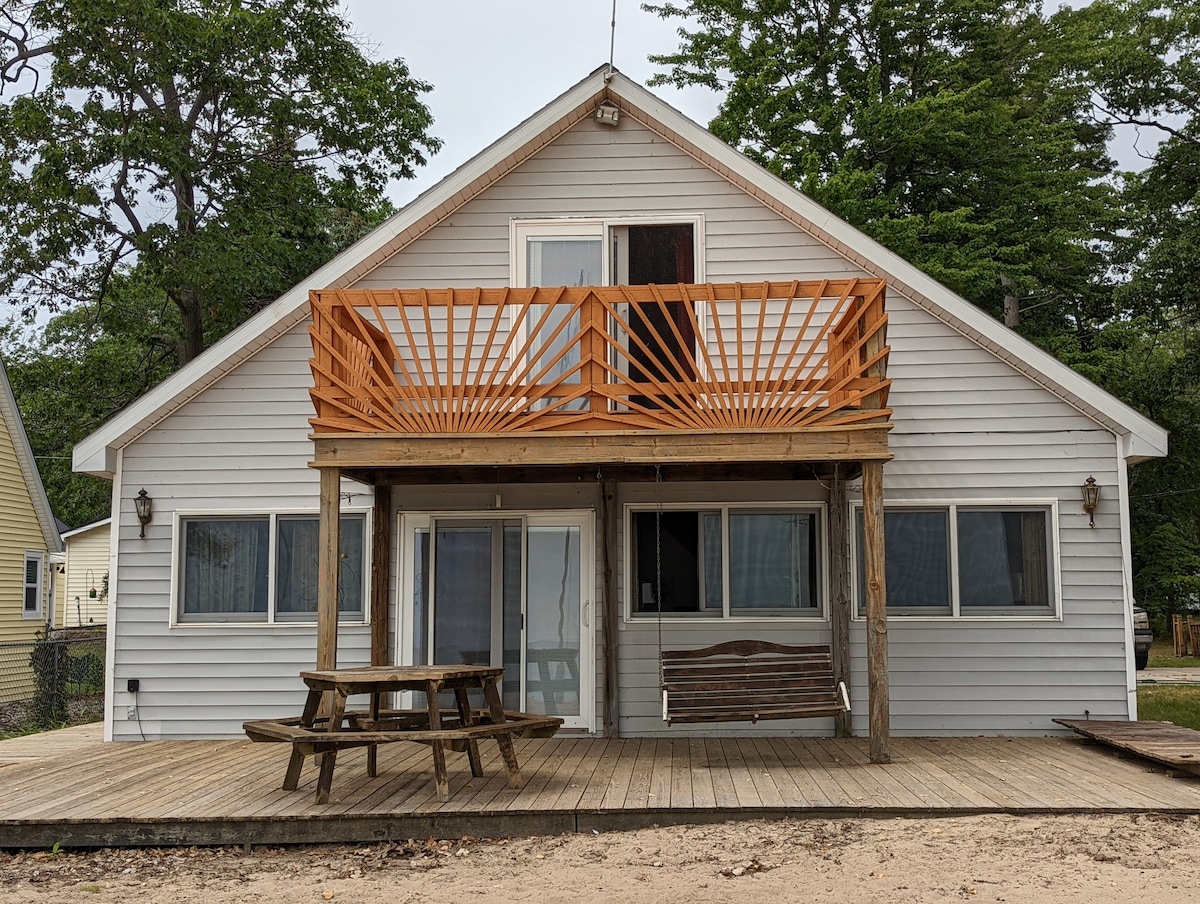 Great Lakes Waterfront Home with Sandy Beach