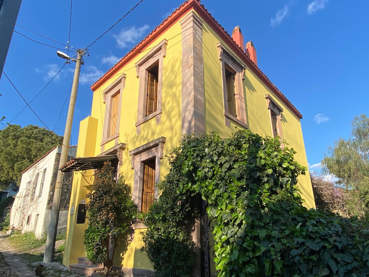 Historic Stone House with garden/view