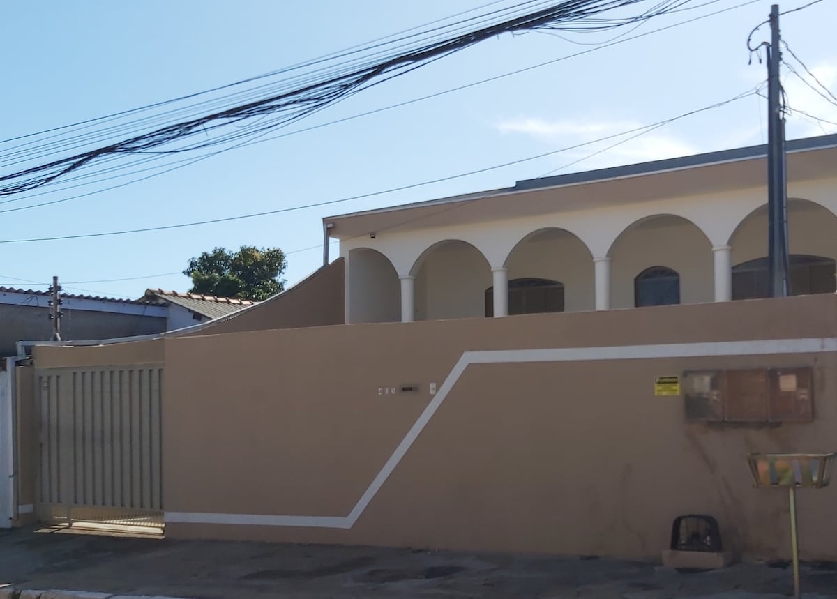 Hostel Casa Cuiabá: A casa é toda sua - 11 pessoas