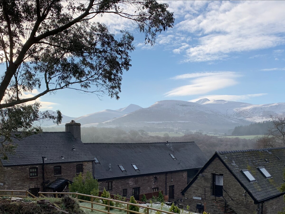 The Granary at Hilltops Brecon